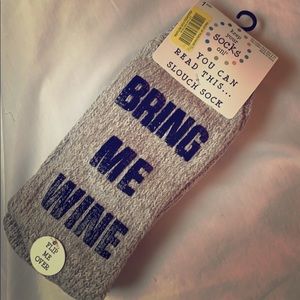 “If you can read this bring me wine” women’s socks
